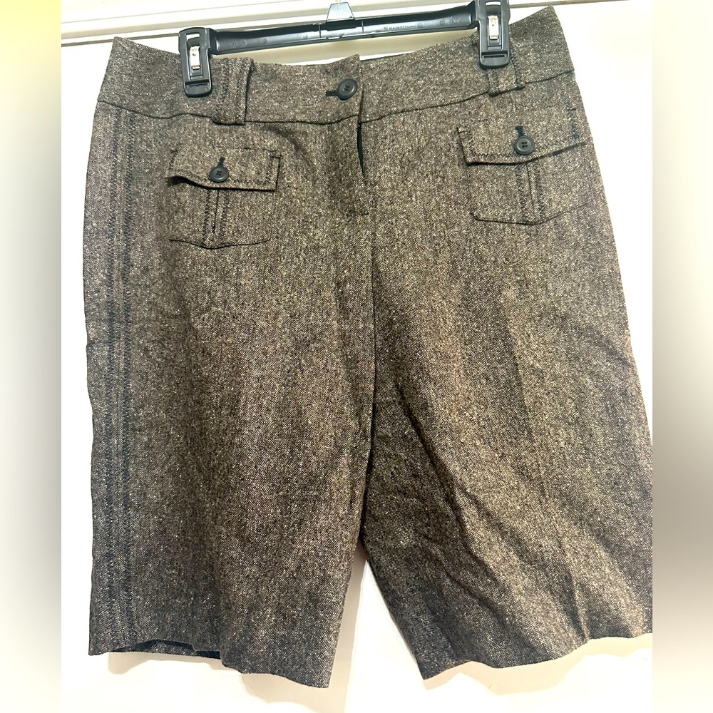 Ann Taylor Loft size 8 dress shorts. Brown, black and white.